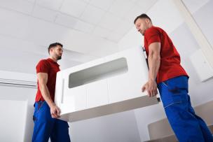 Unser geschultes confern Personal bringt ihre Beiladung an den richtigen Ort